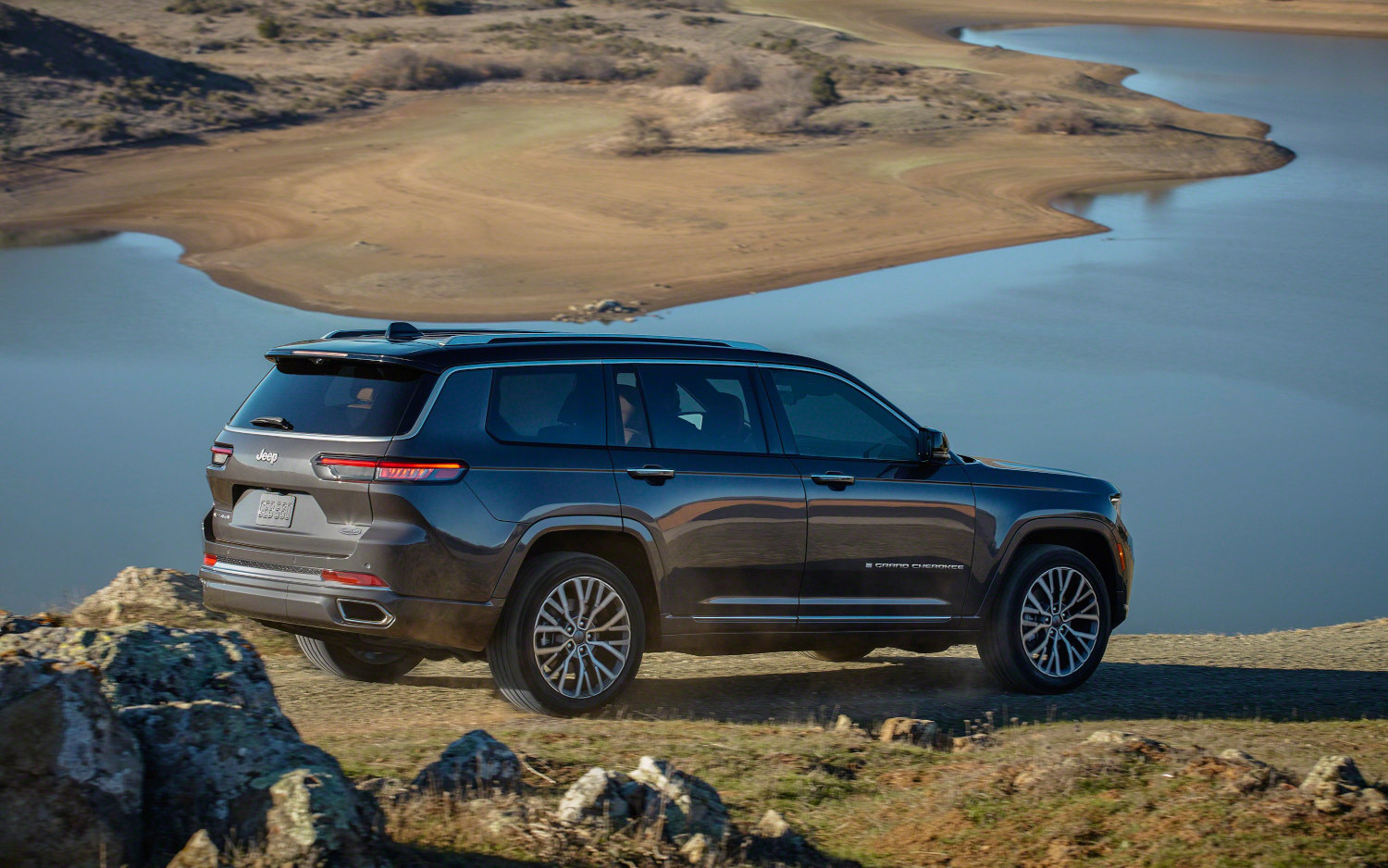 Jeep Grand Cherokee L Overland 2021 SUV Drive